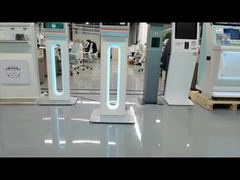 Chiosco per ordini self-service con schermo curvo