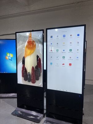 55 pollici Android OS LCD Digital Signage con 350 Cd / m2 Luminosità per schermo pubblicitario interno / esterno