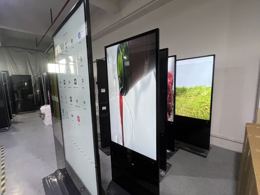 55 pollici Android OS LCD Digital Signage con 350 Cd / m2 Luminosità per schermo pubblicitario interno / esterno