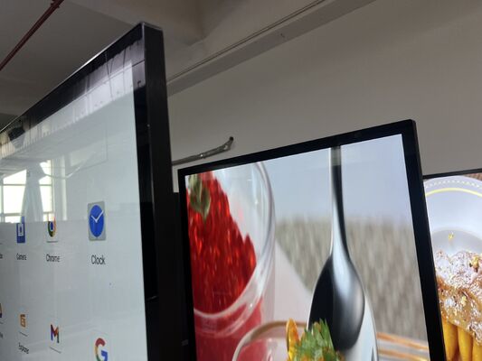 55 pollici Android OS LCD Digital Signage con 350 Cd / m2 Luminosità per schermo pubblicitario interno / esterno
