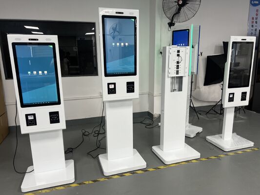 Chiosco self-service da 22-43 pollici con CPU Quad-core Cortex-A17 e luminosità 350 Cd/m2 per l'ordine e il pagamento di fast food