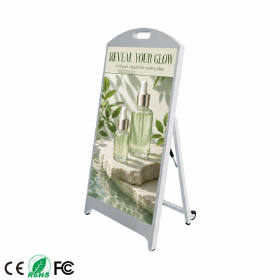 Display per poster a LED portatile alimentato a batteria, autonomia di 10 ore, 4500 nit, IP65, cartello per esterni